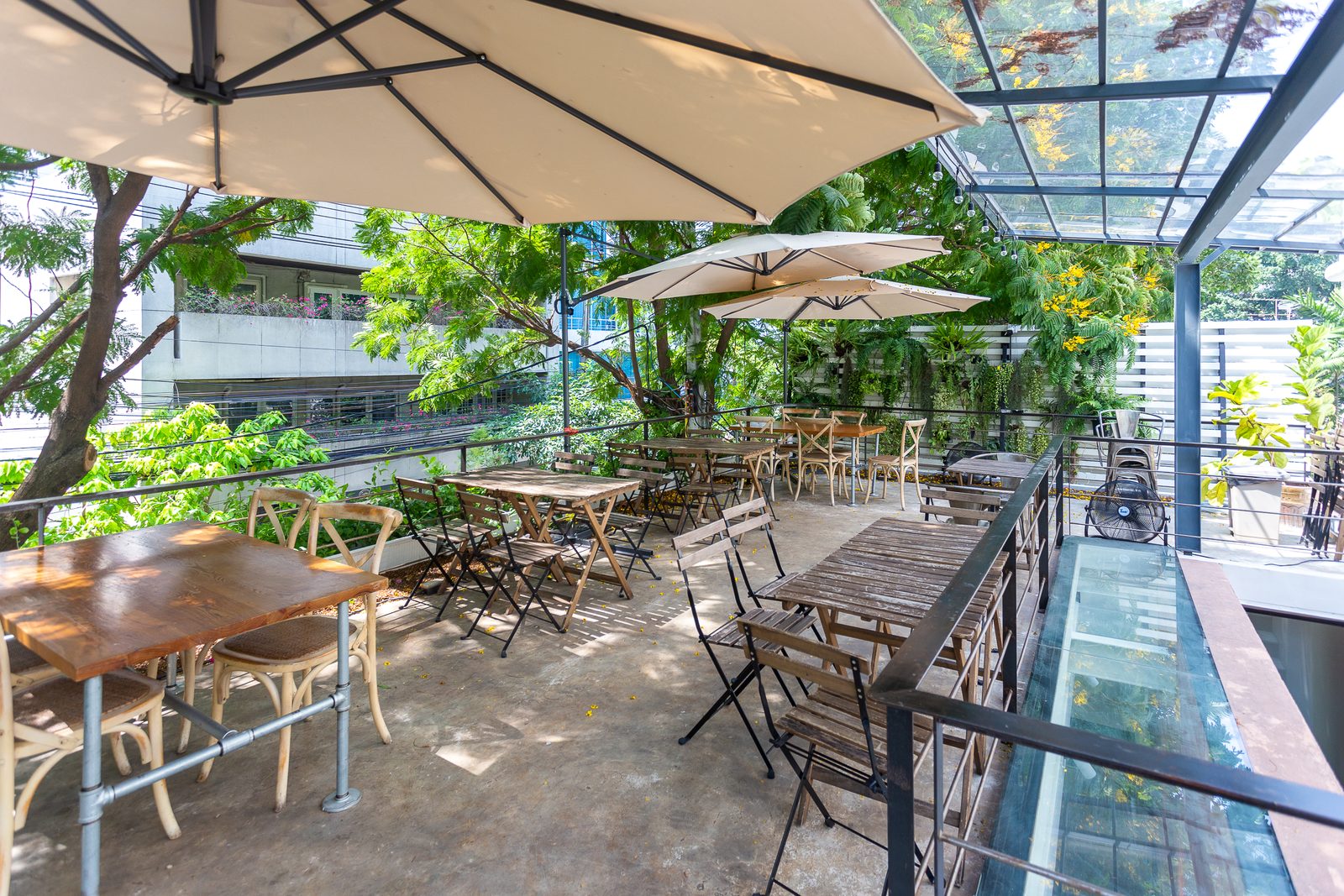 Cosmos Cafe corner